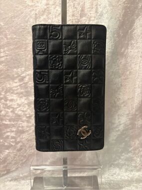 Chanel Icon Line Embossed Bi-Fold Long Wallet Black/White COA